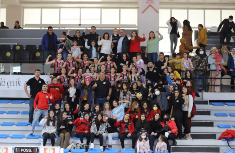 Filedeki Derbinin Galibi Turgutlu Belediyespor oldu Filedeki Derbinin Galibi Turgutlu Belediyespor oldu