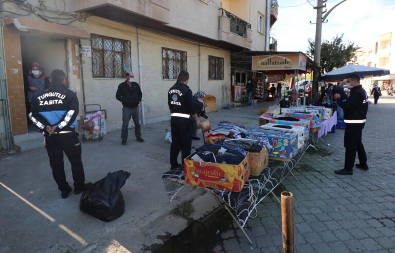 Turgutlu Belediyesi Zabıta Ekiplerinden Denetim Turgutlu Belediyesi Zabıta Ekiplerinden Denetim