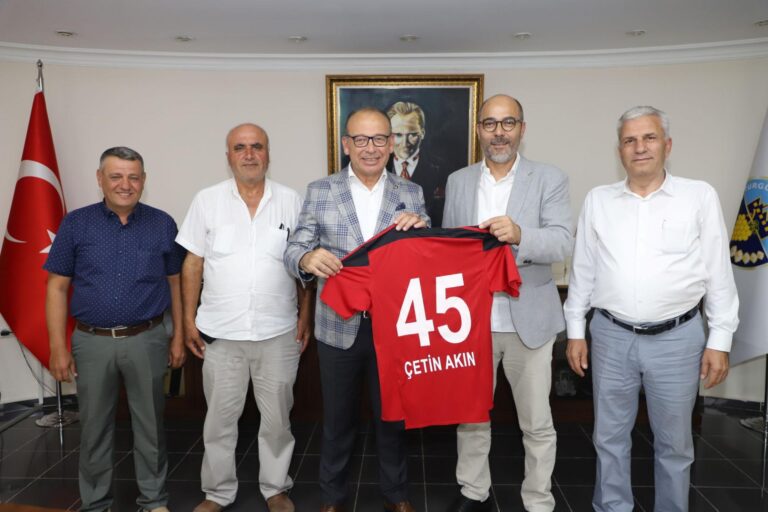 Turgutluspor Yönetiminden Başkan Çetin Akın’a Ziyaret Turgutluspor Yönetiminden Başkan Çetin Akın’a Ziyaret