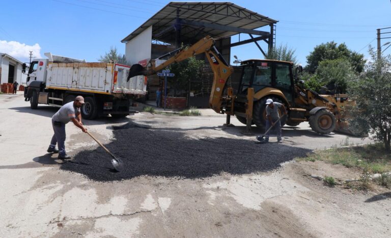 Turgutlu Belediyesinden Koşukırı Mevkisinde Yoğun Mesai