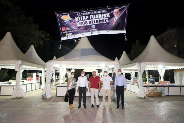 Turgutlu Belediyesinin Kitap Fuarına Yoğun İlgi Turgutlu Belediyesinin Kitap Fuarına Yoğun İlgi