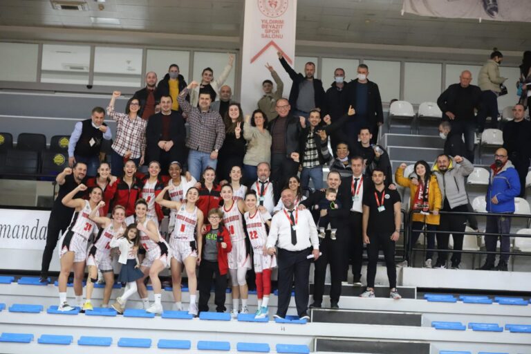 Turgutlu Belediyespor Kadın Basketbol Takımı Rakibine Geçit Vermedi Turgutlu Belediyespor Kadın Basketbol Takımı Rakibine Geçit Vermedi