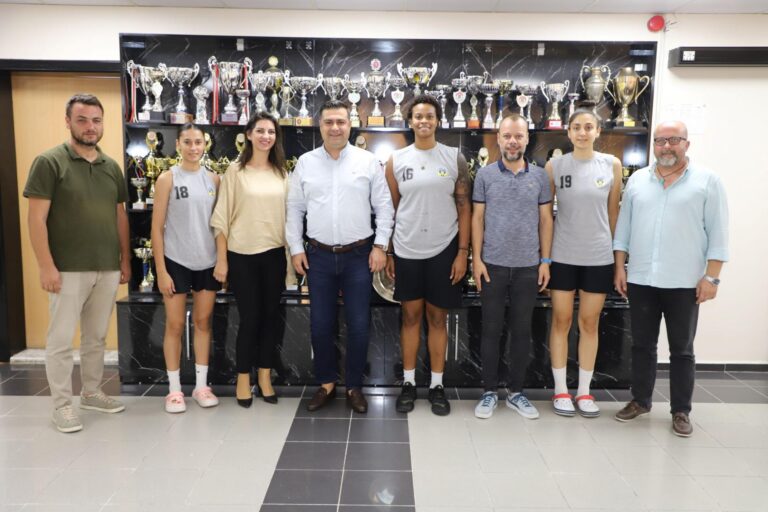 Turgutlu Belediyespor’un Yeni Sporcularından Turgutlu Belediyespor Başkanı Fırat Honaz’a Ziyaret