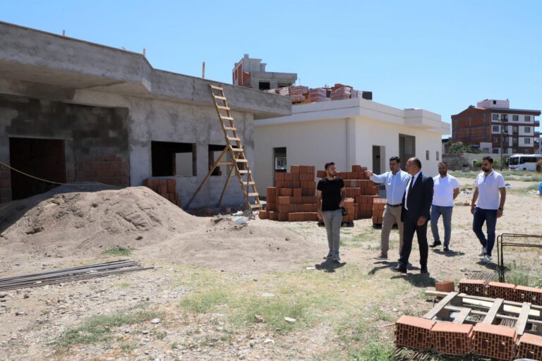 Taziye Evi ve Çocuk Kültür Sanat Merkezinde Çatı Yükseliyor Taziye Evi ve Çocuk Kültür Sanat Merkezinde Çatı Yükseliyor