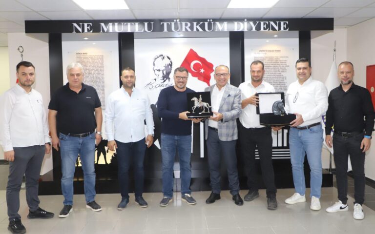 Turgutlu Rahvan Atçılar Derneğinden Başkan Çetin Akın’a Teşekkür Ziyareti Turgutlu Rahvan Atçılar Derneğinden Başkan Çetin Akın’a Teşekkür Ziyareti