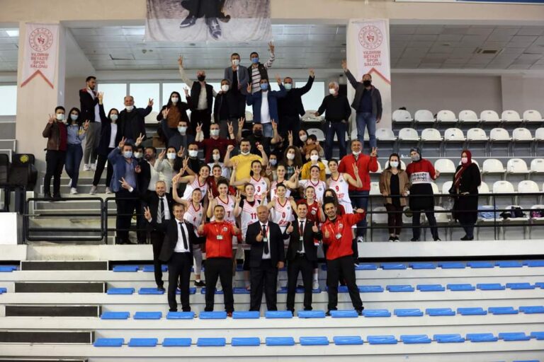 Turgutlu Belediyespor Kadın Basketbol 2’de 2 Yaptı: 68-62 Turgutlu Belediyespor Kadın Basketbol 2’de 2 Yaptı: 68-62