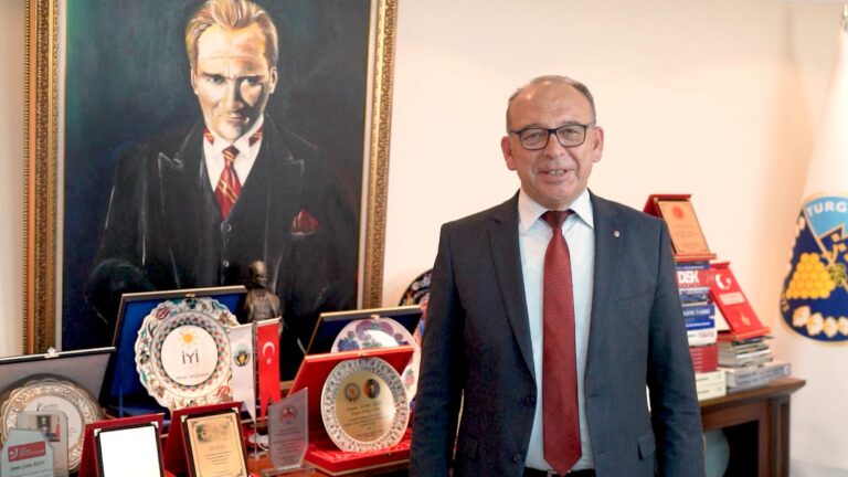 Başkan Çetin Akın’dan Turgutlu Belediyesi Yörük Mehmet Yağlı Güreşleri’ne Davet Başkan Çetin Akın’dan Turgutlu Belediyesi Yörük Mehmet Yağlı Güreşleri’ne Davet