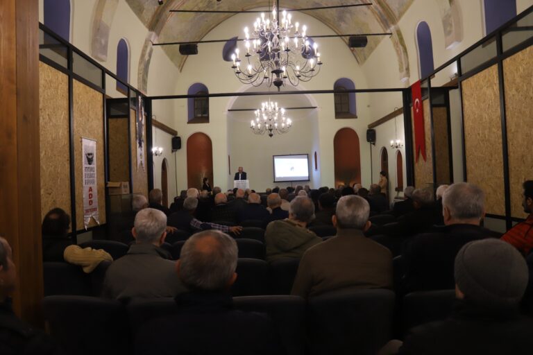 Turgutlu Belediyesi 2023 Yılının İlk Konferansını Gerçekleştirdi Turgutlu Belediyesi 2023 Yılının İlk Konferansını Gerçekleştirdi