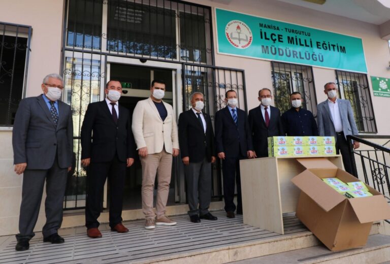 Turgutlu Belediyesinden Okullara 75 Bin Adet Maske Desteği