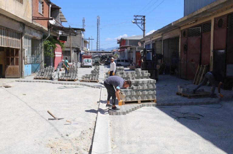 Erbiller Sanayi Sitesinde Otuz Yıllık Yol Sorunu Çözüldü Erbiller Sanayi Sitesinde Otuz Yıllık Yol Sorunu Çözüldü