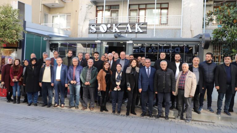 Hemşehri Dernekleriyle Buluşan Başkan Çetin Akın Bir Müjdeyi Daha Paylaştı Hemşehri Dernekleriyle Buluşan Başkan Çetin Akın Bir Müjdeyi Daha Paylaştı