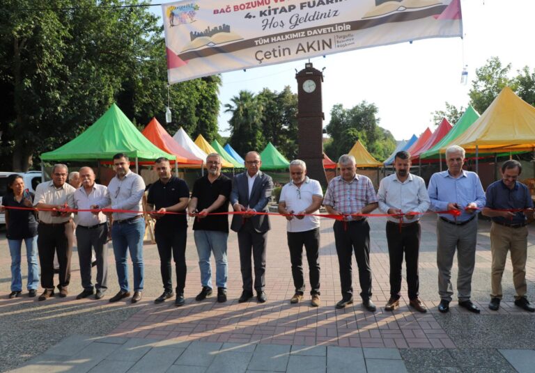 Turgutlu’da Kitap Fuarı Dördüncü Kez Okuyucularla Buluştu Turgutlu’da Kitap Fuarı Dördüncü Kez Okuyucularla Buluştu