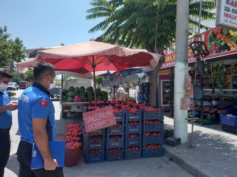 Turgutlu Zabıtası’ndan Kaldırım İşgali Denetimi Turgutlu Zabıtası’ndan Kaldırım İşgali Denetimi