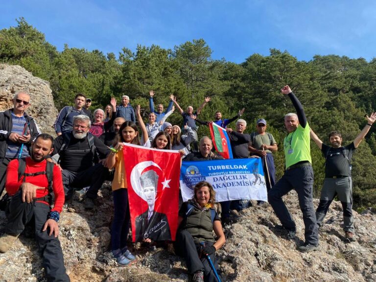 TURBELDAK’tan Ata’yı Anma Tırmanışı TURBELDAK’tan Ata’yı Anma Tırmanışı