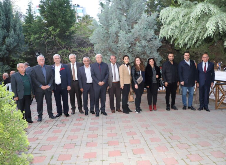 Turgutlu’da Birlik ve Beraberlik İftarı Turgutlu’da Birlik ve Beraberlik İftarı