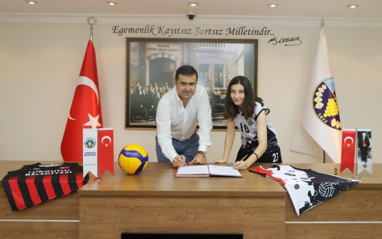 Turgutlu Belediyespor Tuğçe Köseyi de Kadrosuna Dahil Etti Turgutlu Belediyespor Tuğçe Köseyi de Kadrosuna Dahil Etti