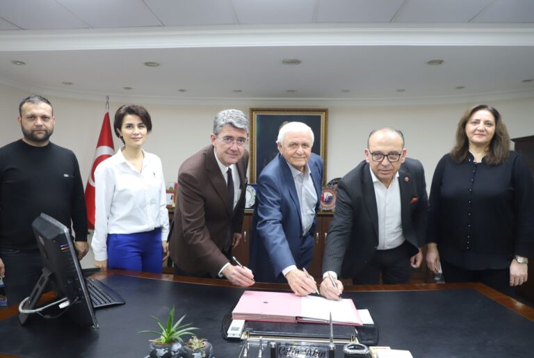 Derbent Mahallesine Yapılacak Aile Sağlığı Merkezi İçin İlk İmzalar Atıldı