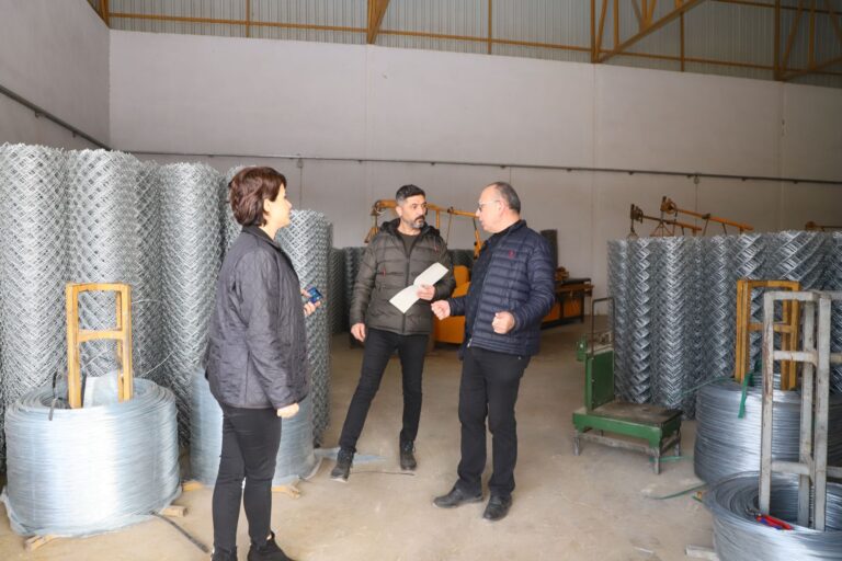 Turgutlu Belediyesi Deprem Bölgesinde Oluşturacağı “Turgutlu Sokağı” Sevkiyatına Başladı Turgutlu Belediyesi Deprem Bölgesinde Oluşturacağı “Turgutlu Sokağı” Sevkiyatına Başladı