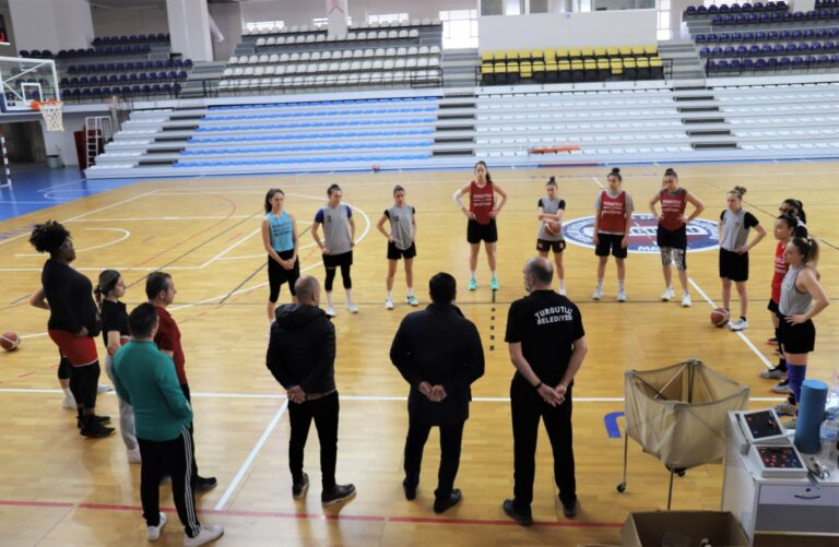 Turgutlu Belediyesi Kadın Basketbol Takımı Kritik Maça Anlamlı Projeyle Çıkıyor Turgutlu Belediyesi Kadın Basketbol Takımı Kritik Maça Anlamlı Projeyle Çıkıyor