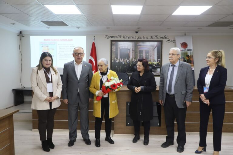 Turgutlu Belediyesi Parti Okulu Eğitimine Ev Sahipliği Yaptı