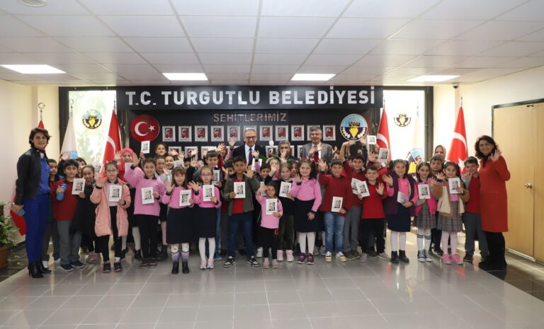 Başkan Akın’dan Minik Öğrencilere Yerel Yönetimler Dersi Başkan Akın’dan Minik Öğrencilere Yerel Yönetimler Dersi