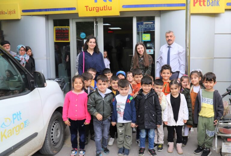 Minik Öğrencilerden Velilere Sürpriz Mektup Minik Öğrencilerden Velilere Sürpriz Mektup