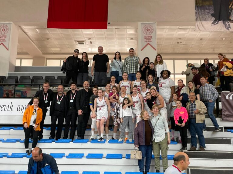 Turgutlu Belediyesi Kadın Basketbol Takımı Sezonu Galibiyetle Kapattı Turgutlu Belediyesi Kadın Basketbol Takımı Sezonu Galibiyetle Kapattı