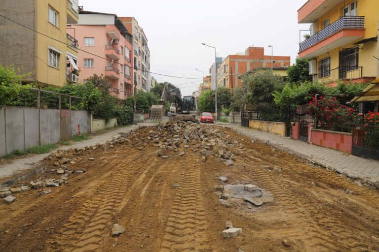Turgutlu Belediyesi Ekipleri Kent Genelinde Görev Başında
