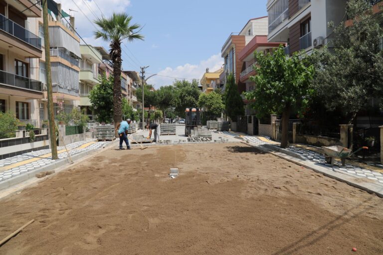 Turgutlu Belediyesi Ekiplerinden Kent Genelinde Yoğun Mesai Turgutlu Belediyesi Ekiplerinden Kent Genelinde Yoğun Mesai