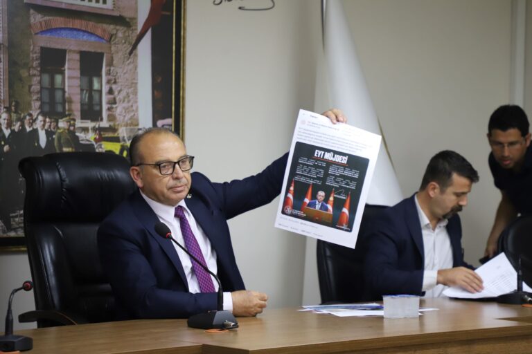 Başkan Çetin Akın: “Cumhurbaşkanımıza, bakanımıza inanmayacağız da kime inanacağız biz?” Başkan Çetin Akın: “Cumhurbaşkanımıza, bakanımıza inanmayacağız da kime inanacağız biz?”