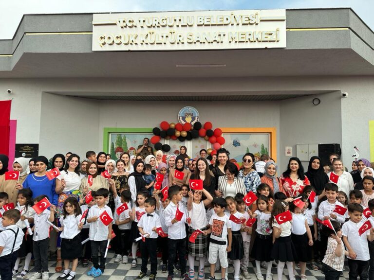 Çocuk Kültür Sanat Merkezinde İlk Mezuniyet Heyecanı Yaşandı Çocuk Kültür Sanat Merkezinde İlk Mezuniyet Heyecanı Yaşandı