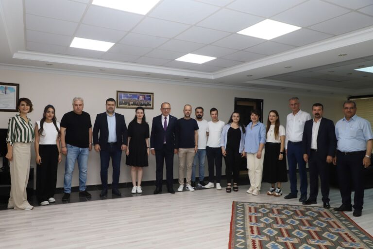 Turgutlu Belediyesinde Bayramlaşma Geleneği Kurban Bayramı’nda da Sürdü Turgutlu Belediyesinde Bayramlaşma Geleneği Kurban Bayramı’nda da Sürdü