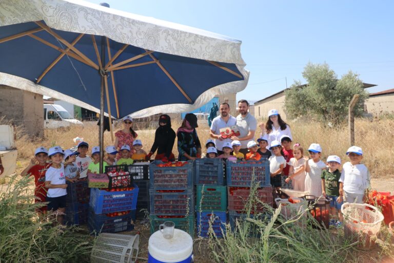 Turgutlu’da Toprak ve Çocuk ile Gelecek Yeşeriyor Turgutlu’da Toprak ve Çocuk ile Gelecek Yeşeriyor