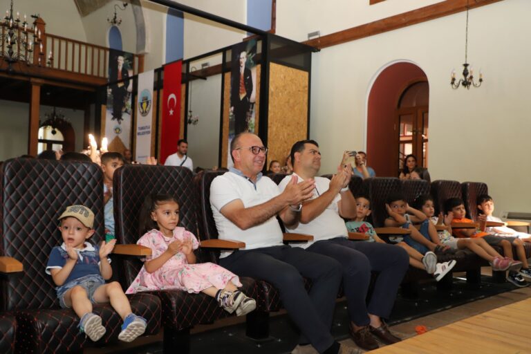 Turgutlu Belediyesi Çocuklara Çevre Bilincini Aşılıyor Turgutlu Belediyesi Çocuklara Çevre Bilincini Aşılıyor