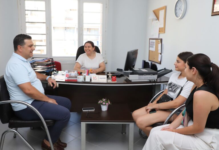 Başkan Yardımcısı Honaz’dan Üniversite Tercih Merkezlerine Ziyaret Başkan Yardımcısı Honaz’dan Üniversite Tercih Merkezlerine Ziyaret