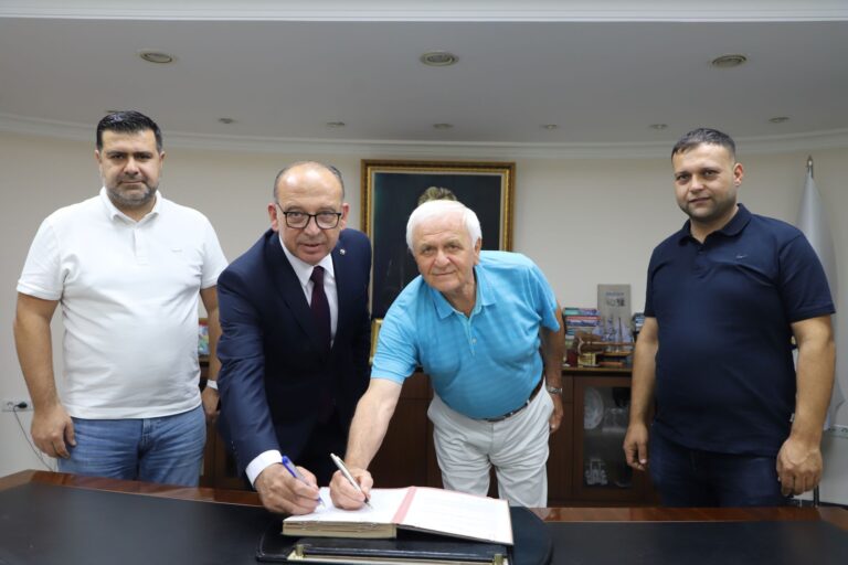Turgutlu Belediyesinin Hayata Geçireceği Projeye Hayırseverin İsmi Verildi Turgutlu Belediyesinin Hayata Geçireceği Projeye Hayırseverin İsmi Verildi