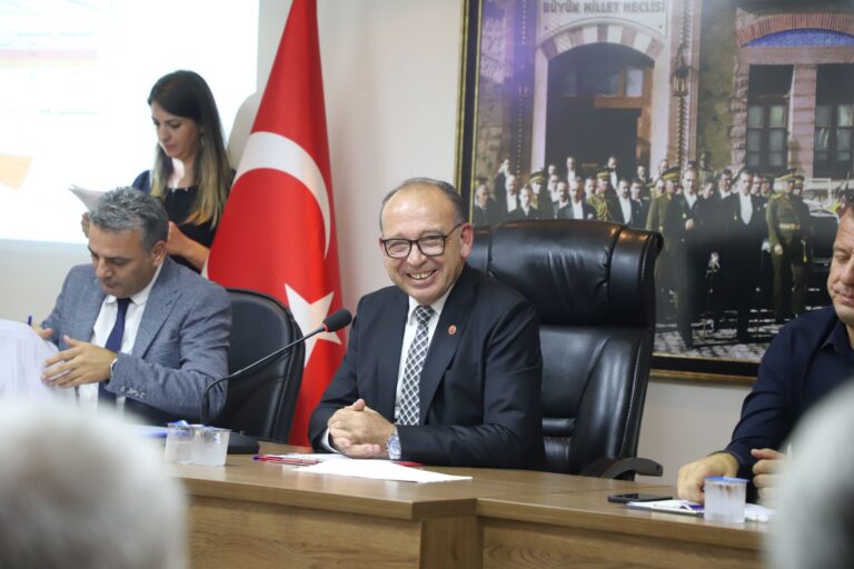 Başkan Çetin Akın: “EYT tazminatlarını birçok belediye mahkeme yoluyla çözmeye çalışırken biz üç ay gibi sürede borcumuzu ödedik” Başkan Çetin Akın: “EYT tazminatlarını birçok belediye mahkeme yoluyla çözmeye çalışırken biz üç ay gibi sürede borcumuzu ödedik”