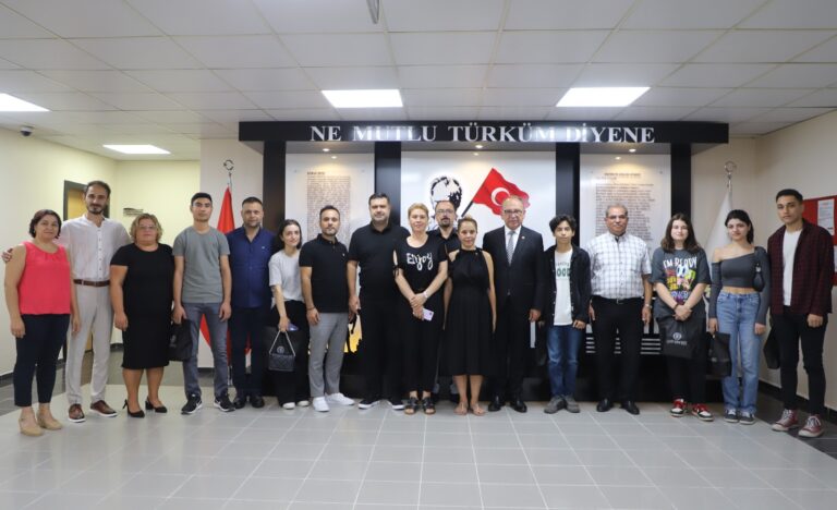 Başkan Çetin Akın LGS ve YKS’de Başarılı Olan TURBEM Öğrencilerini Ağırladı Başkan Çetin Akın LGS ve YKS’de Başarılı Olan TURBEM Öğrencilerini Ağırladı