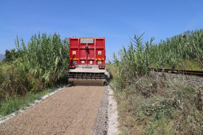 Turgutlu Belediyesi Ekiplerinden 55 km’lik Asfalt Çalışması Turgutlu Belediyesi Ekiplerinden 55 km’lik Asfalt Çalışması