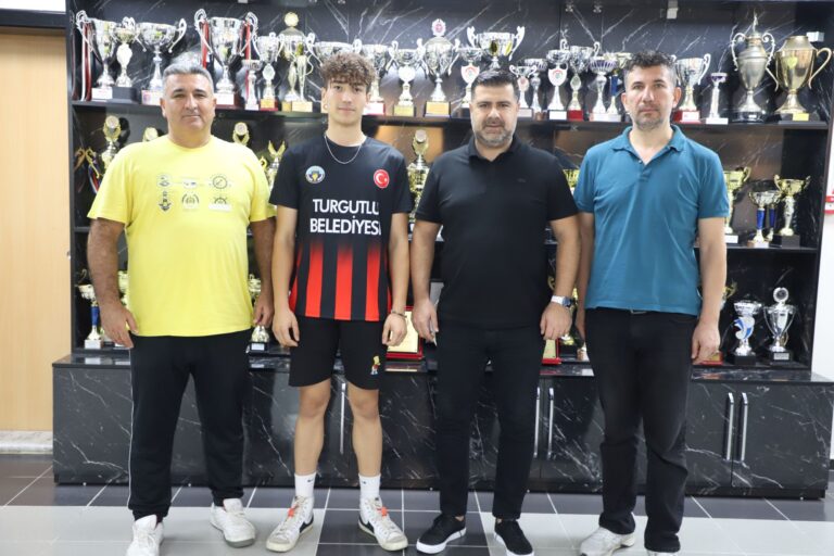 Turgutlu Belediyespor Erkek Voleybol Takımı Oyuncusu 1. Lig’e Transfer Oldu