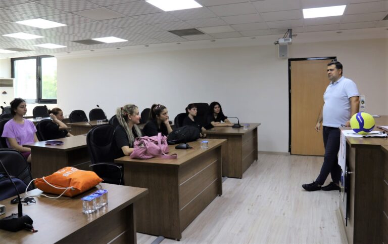Turgutlu Belediyespor Kadın Voleybol Takımında 6 İmza Turgutlu Belediyespor Kadın Voleybol Takımında 6 İmza