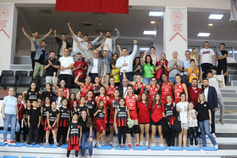 Potada Gülen Taraf Trippters.com Turgutlu Belediyesi Kadın Basketbol Oldu Potada Gülen Taraf Trippters.com Turgutlu Belediyesi Kadın Basketbol Oldu