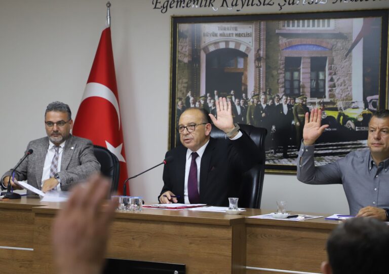 Turgutlu Belediyesi Meclisinden Cumhuriyet’in 100. Yılına Yakışan Öneri Turgutlu Belediyesi Meclisinden Cumhuriyet’in 100. Yılına Yakışan Öneri