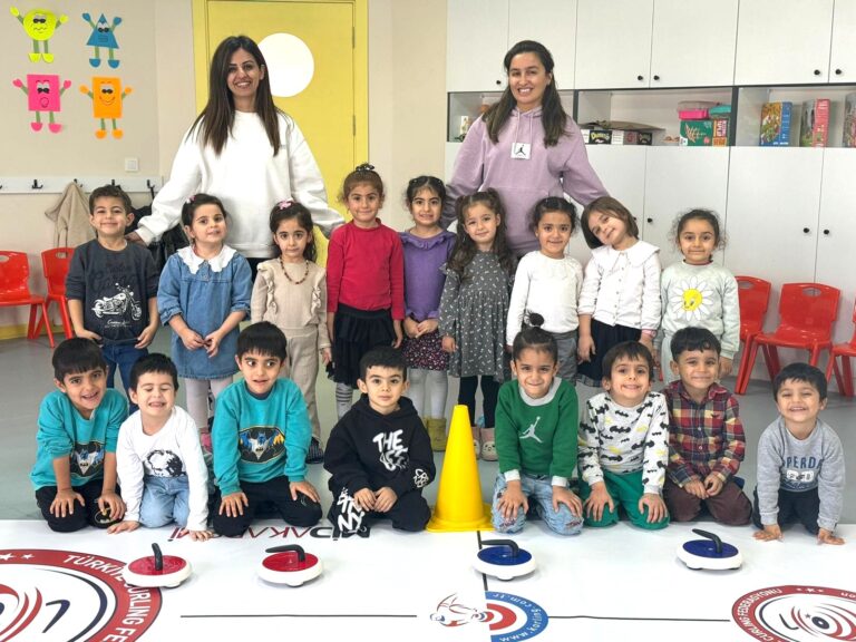 Turgutlu’da İlk kez “Floor Curling” Heyecanı Yaşandı Turgutlu’da İlk kez “Floor Curling” Heyecanı Yaşandı