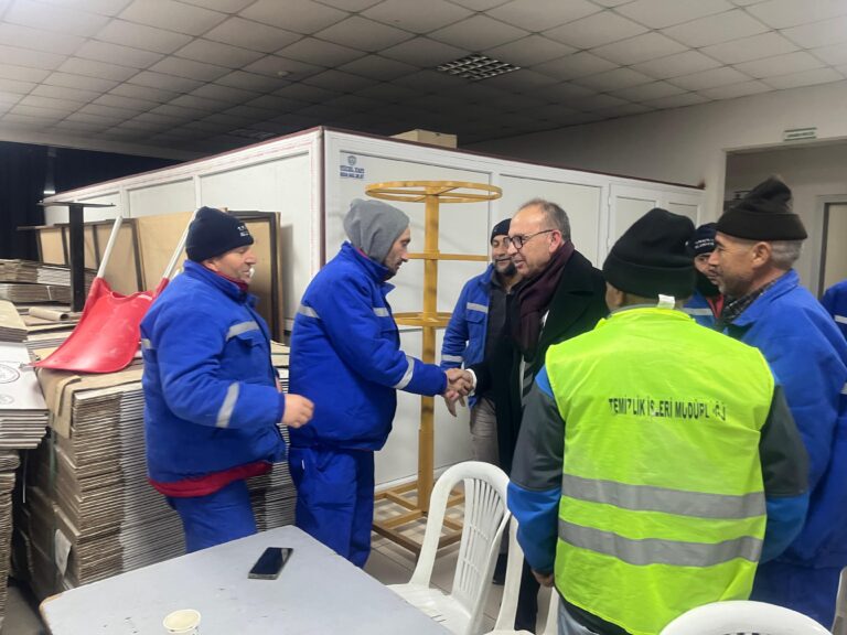 Başkan Çetin Akın Mesaiye Gün Doğmadan Başladı Başkan Çetin Akın Mesaiye Gün Doğmadan Başladı