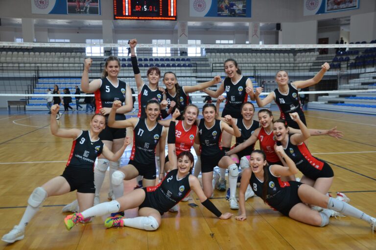 Turgutlu Belediyesi Kadın Voleybol Takımı Sezonu Galibiyetle Noktaladı Turgutlu Belediyesi Kadın Voleybol Takımı Sezonu Galibiyetle Noktaladı