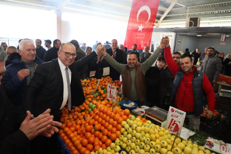 Pazarcı Esnafı Yeni Yerine Kavuştu: Cuma Pazarı Kapılarını Açtı Pazarcı Esnafı Yeni Yerine Kavuştu: Cuma Pazarı Kapılarını Açtı