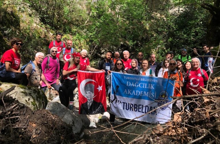 TURBELDAK Ekibi 23 Nisan’a Özel Yürüyüş Gerçekleştirdi