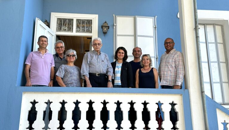 Fotoğraf Sanatçısı Yusuf Tuvi, Turgutlu Kent Müzesi’ni ziyaret etti Fotoğraf Sanatçısı Yusuf Tuvi, Turgutlu Kent Müzesi’ni ziyaret etti