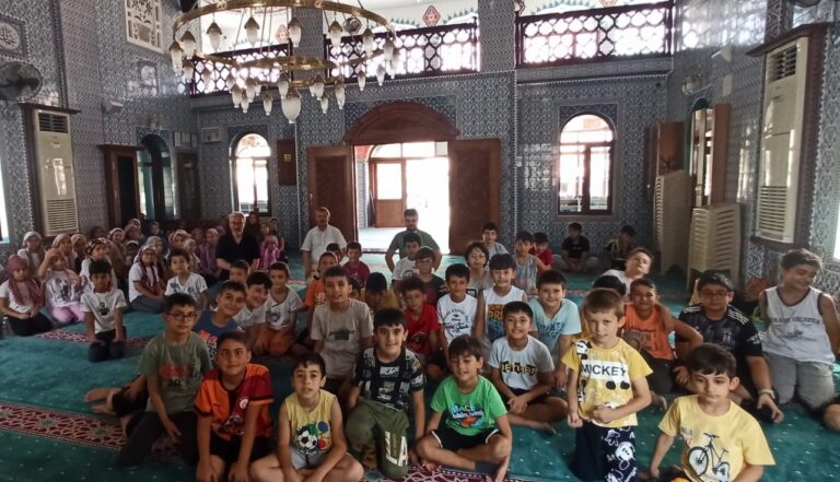 Kur’an Kursu Öğrencilerine Turgutlu Tarihi Anlatıldı Kur’an Kursu Öğrencilerine Turgutlu Tarihi Anlatıldı